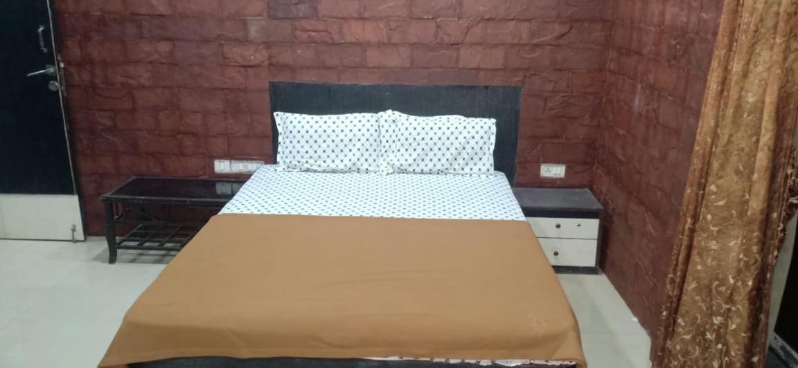 On Point Plaza Bed and Breakfast Murūd Εξωτερικό φωτογραφία